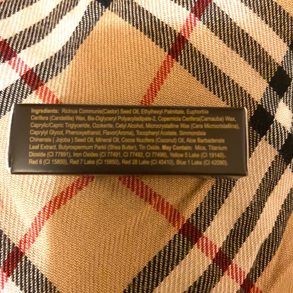 IMAN LUXURY LIPSTICK - Picture 4 of 4